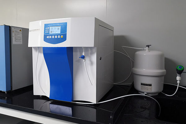 實(shí)驗(yàn)室純水機(jī)多少錢一臺(tái)？