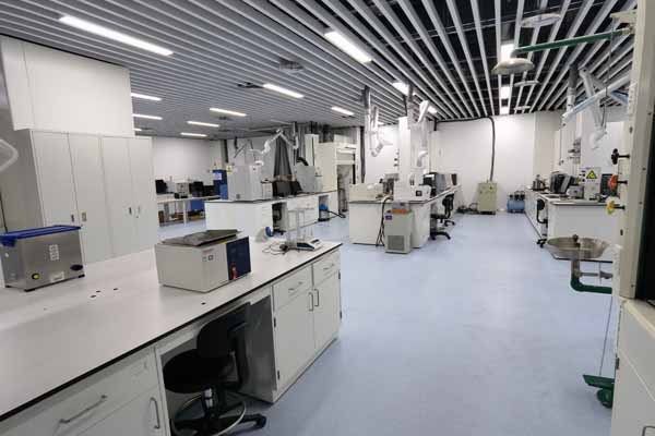 實(shí)驗(yàn)室用流化床干燥機(jī)由哪些部件組成?